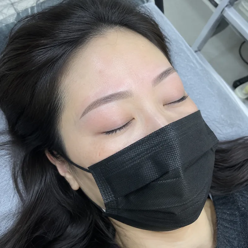 부산 자연눈썹 시술 예시 이미지