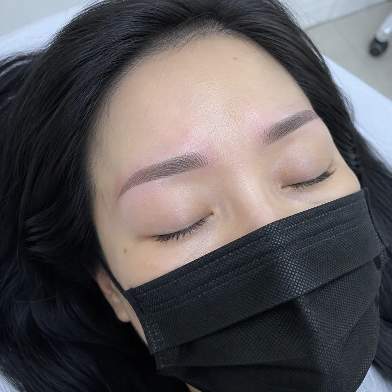 삼동 엠보눈썹 시술 예시 이미지